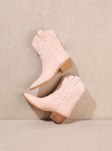Load image into Gallery viewer, CLAIRE: Off-White / US 6 (1) | 6.5 (1) | 7 (1) | 7.5 (2) | 8 (2) | 8.5 (2) | 9 (2) | 10 (1)