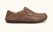Load image into Gallery viewer, Olukai Mens Moloa Slipper Toffee/Drk Wood