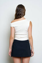Load image into Gallery viewer, ASYMMETRIC BOAT NECK FITTED KNIT SWEATER TOP: BLACK