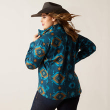 Load image into Gallery viewer, Ariat Women's New Softshell Jacket Sioux Falls